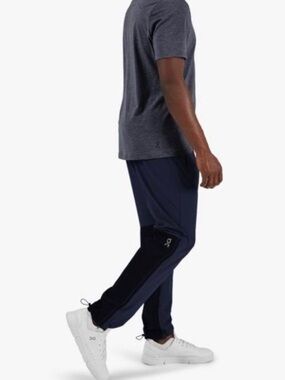 On Cloud Running Men’s Navy Blue and Black Track Pants Large